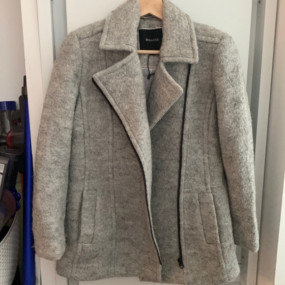 Coat - Picture 1 of 4